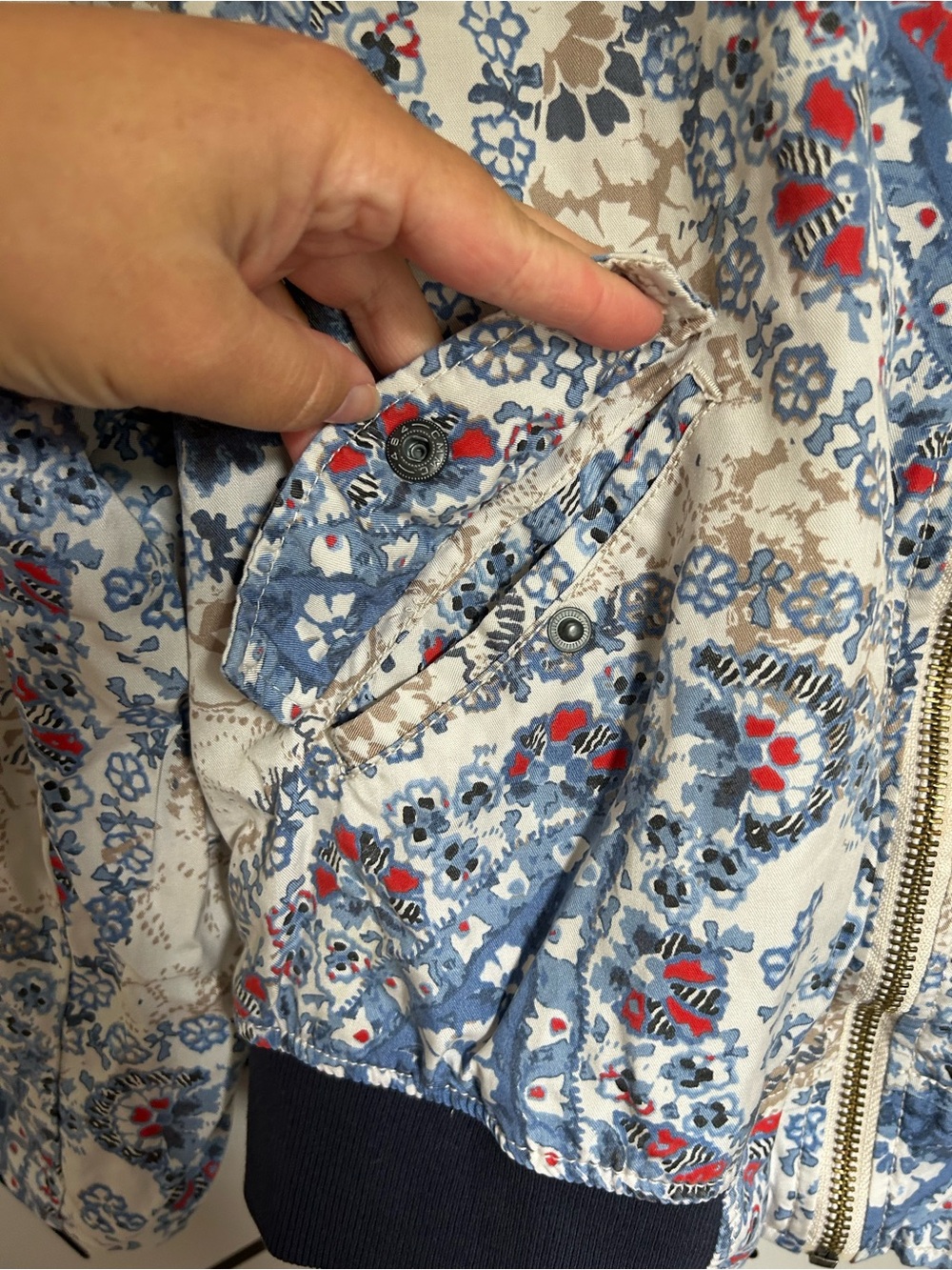 Free People Daytrip Paisley Bomber Jacket, full-zip quilted oversized - Picture 7 of 11